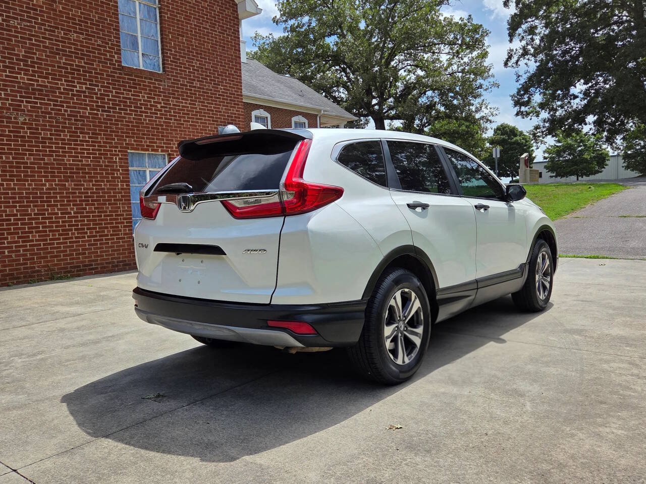 Used 2017 Honda CR-V LX image 5