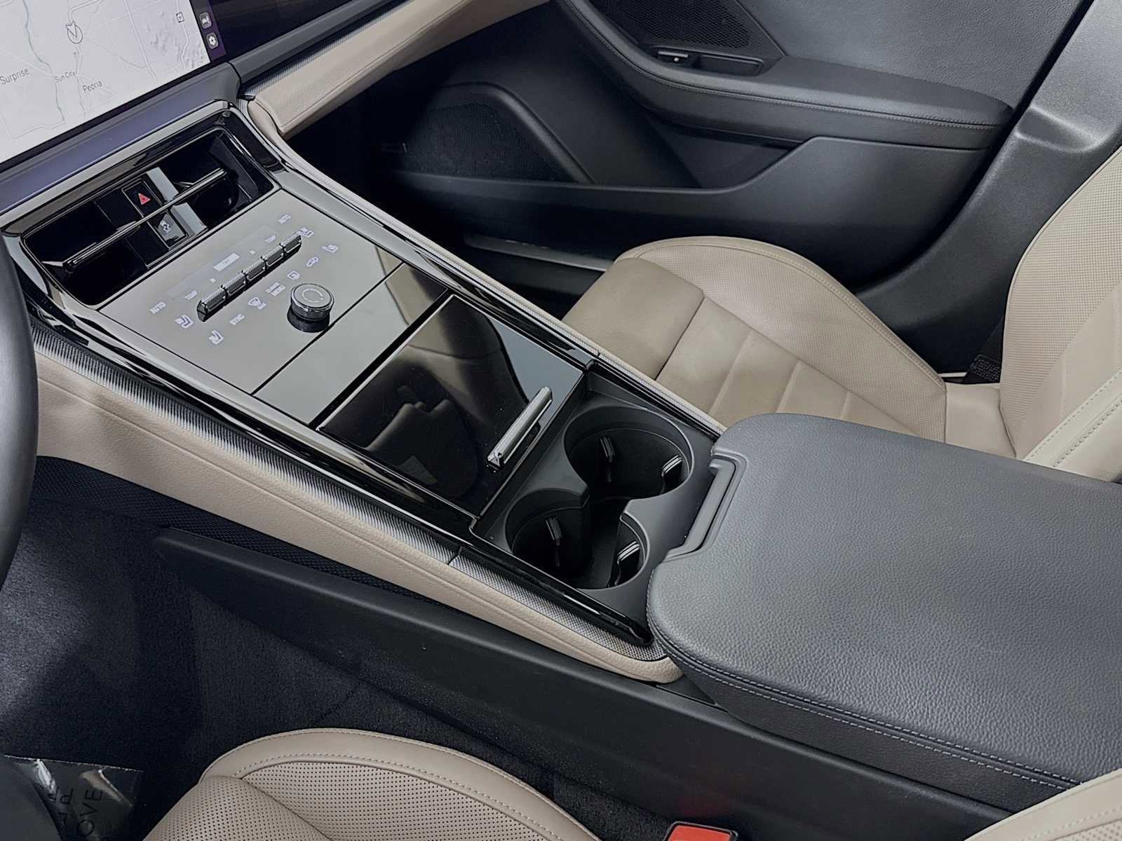 Certified 2025 Porsche Panamera image 20