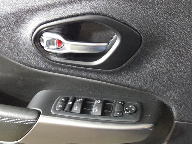 Used 2021 Jeep Cherokee Latitude Plus image 30