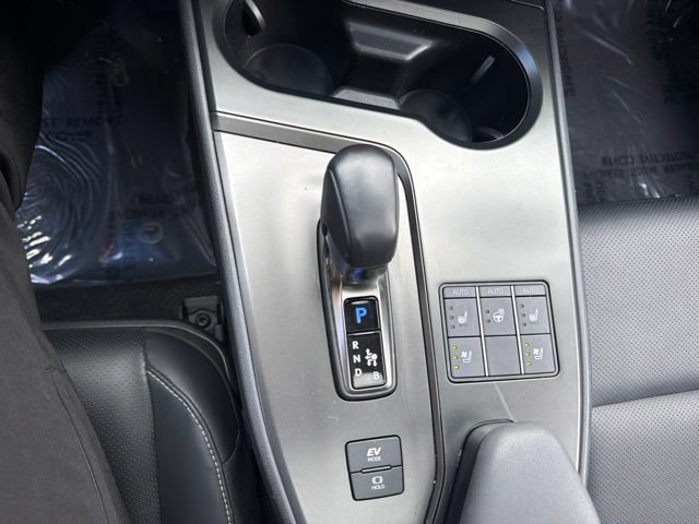Used 2025 Lexus UX 300h FWD w/ Accessory Package (Z2) image 18