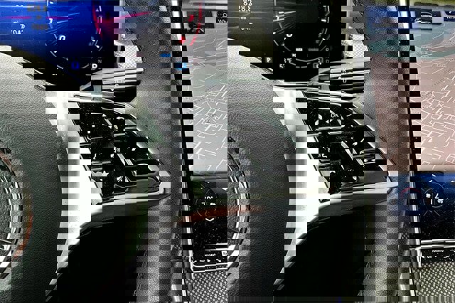 Certified 2025 Mercedes-Benz GLC 300 4MATIC image 15