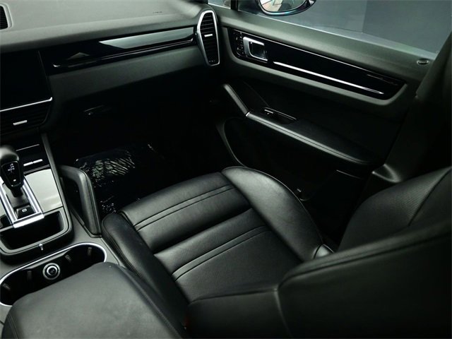 Used 2020 Porsche Cayenne S image 17