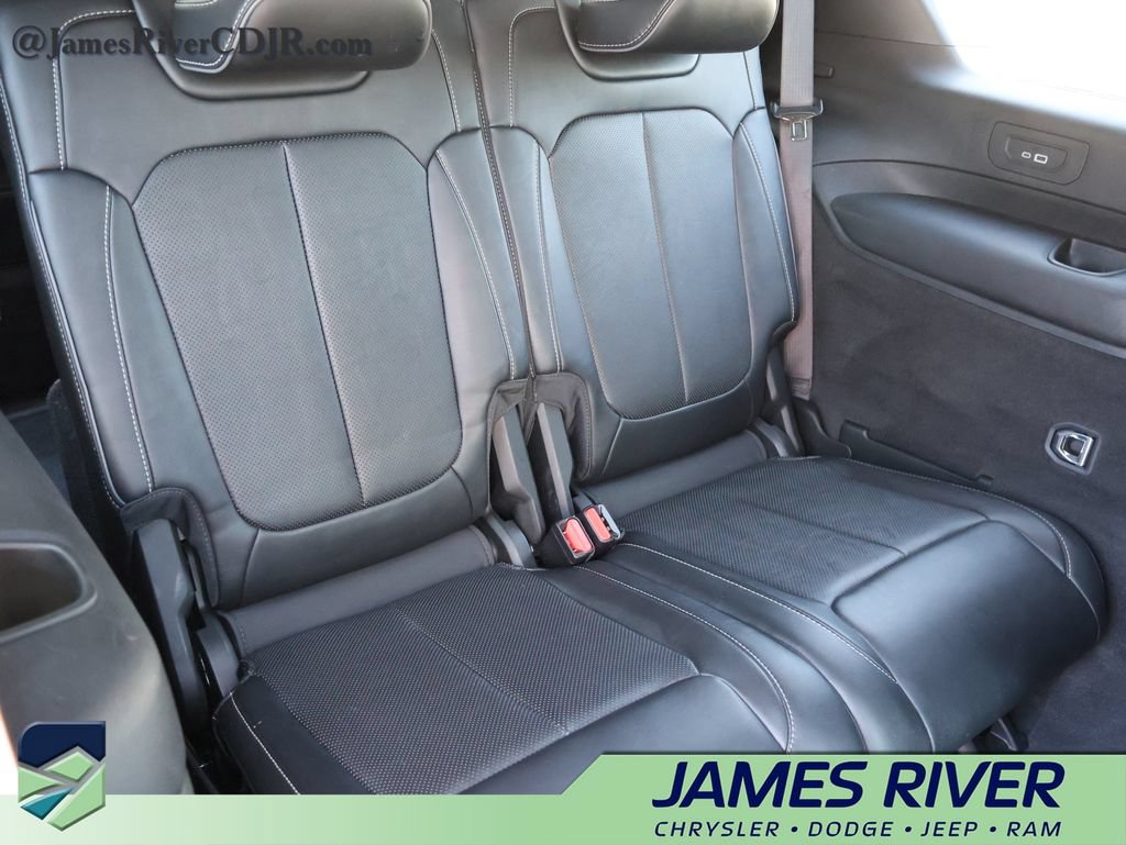 Used 2022 Jeep Grand Cherokee L Overland w/ Luxury Tech Group IV AWD/4WD image 13