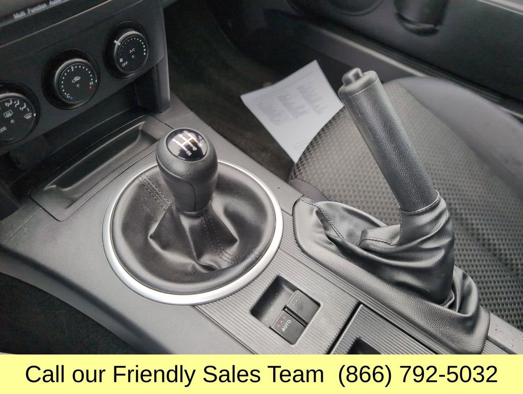 Used 2006 MAZDA MX-5 Miata Touring image 23