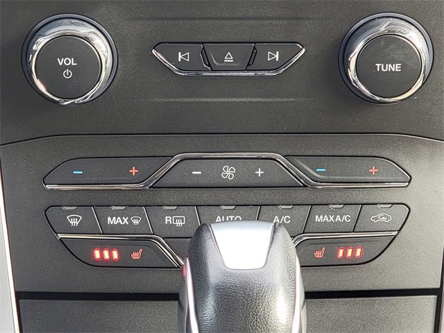 Certified 2018 Ford Edge SEL w/ Equipment Group 201A image 29