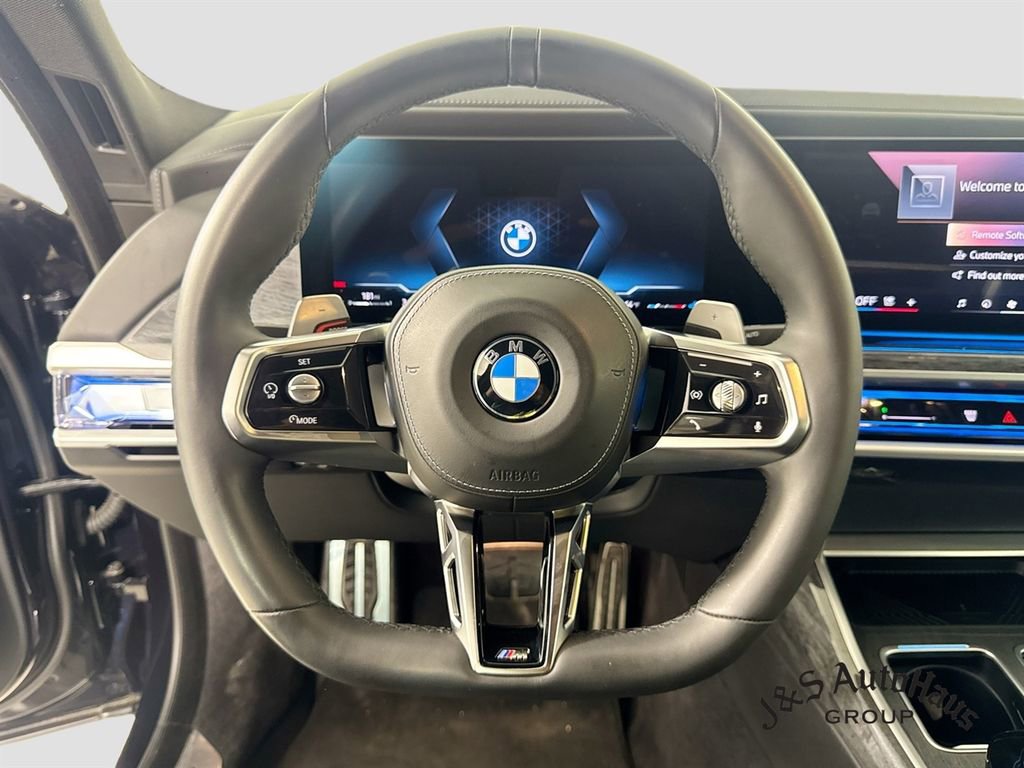 Used 2023 BMW 740i RWD image 12