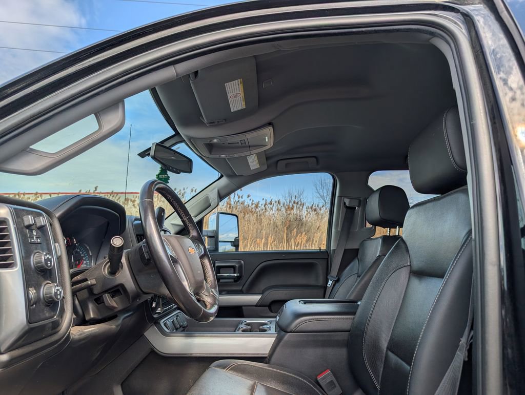 Used 2019 Chevrolet Silverado 3500 LTZ w/ Duramax Plus Package image 10
