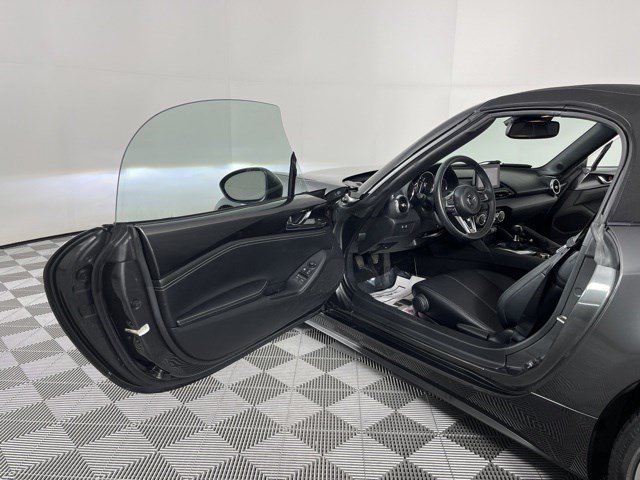 Used 2021 MAZDA MX-5 Miata Grand Touring RWD image 14