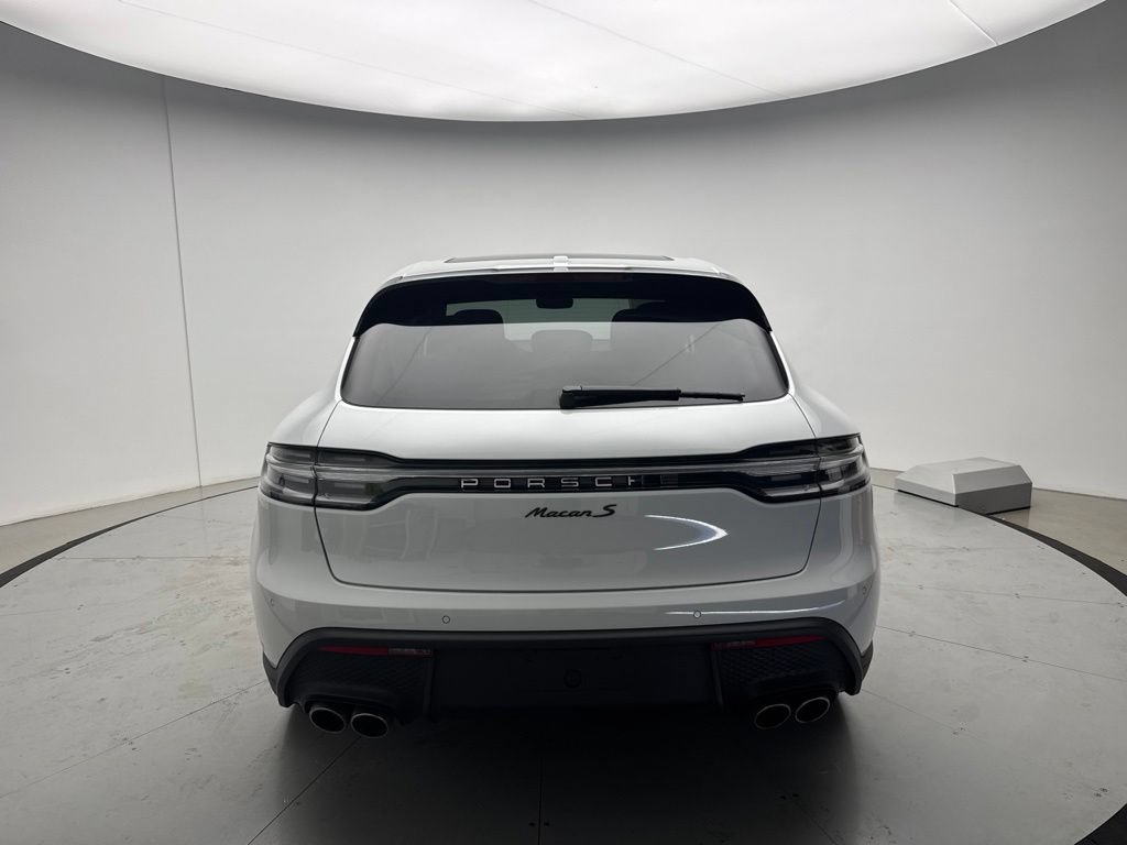 Certified 2022 Porsche Macan S AWD/4WD image 4