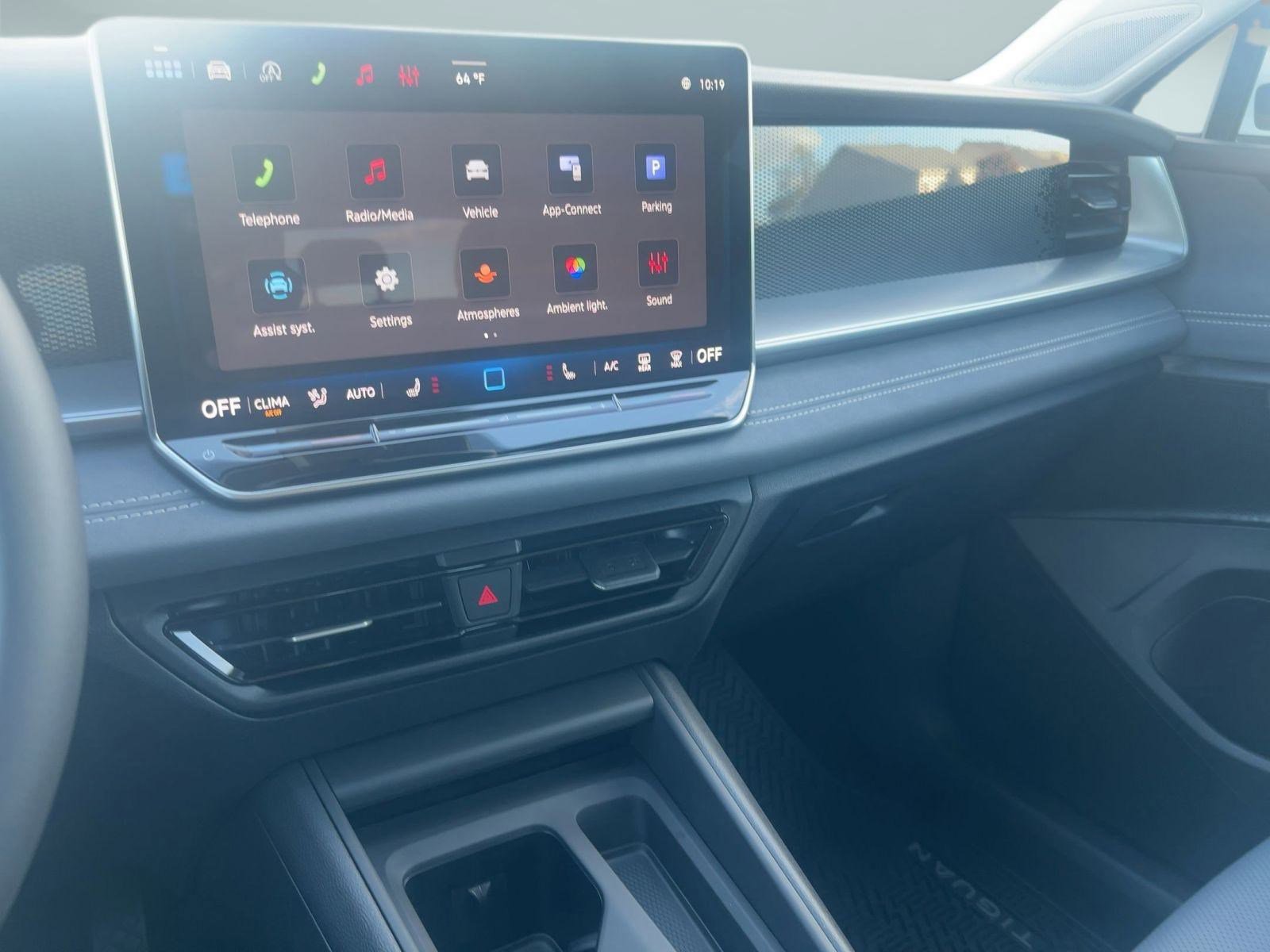 New 2026 Volkswagen Tiguan SE image 25
