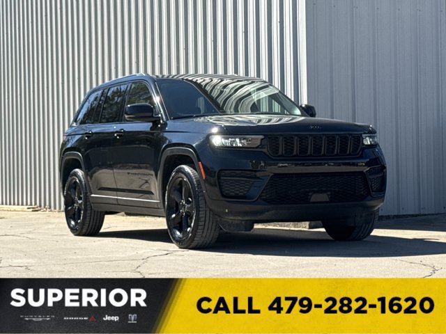Used 2023 Jeep Grand Cherokee Altitude AWD/4WD image 1