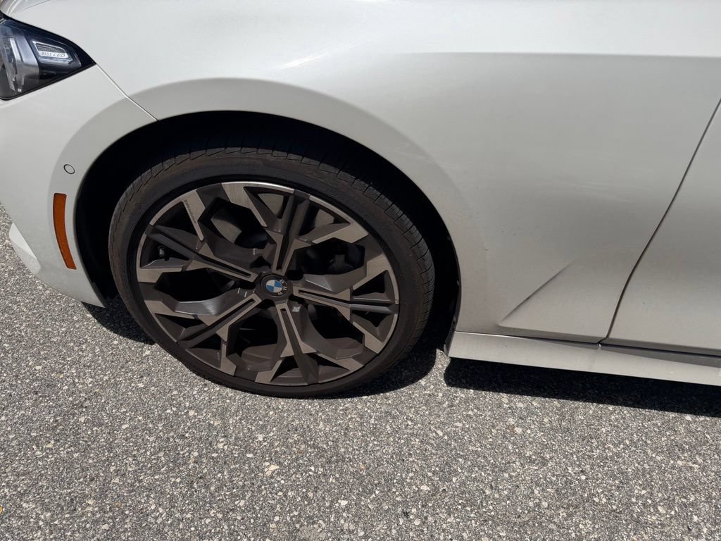 Used 2025 BMW 330i xDrive Sedan w/ M Sport Package AWD/4WD image 11