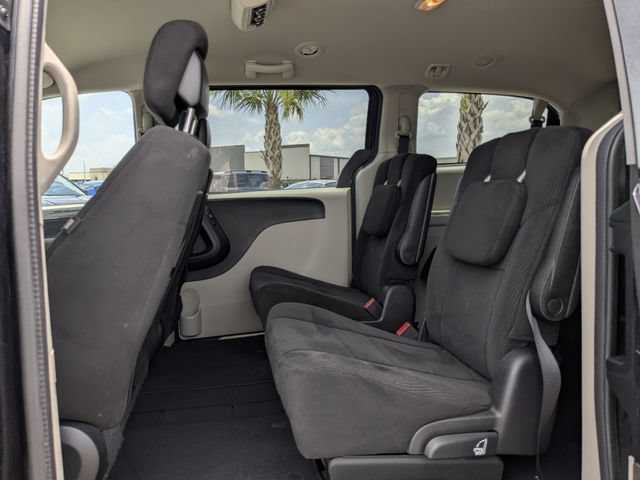 Used 2013 Dodge Grand Caravan SXT w/ Rear Park Assist Pkg FWD image 19