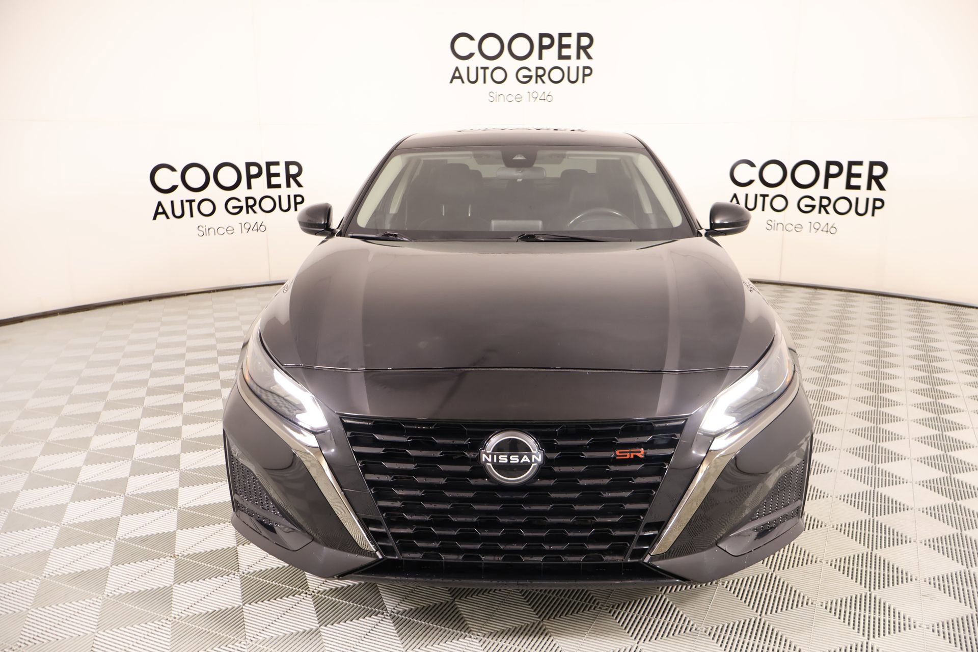 Used 2024 Nissan Altima 2.5 SR FWD image 8