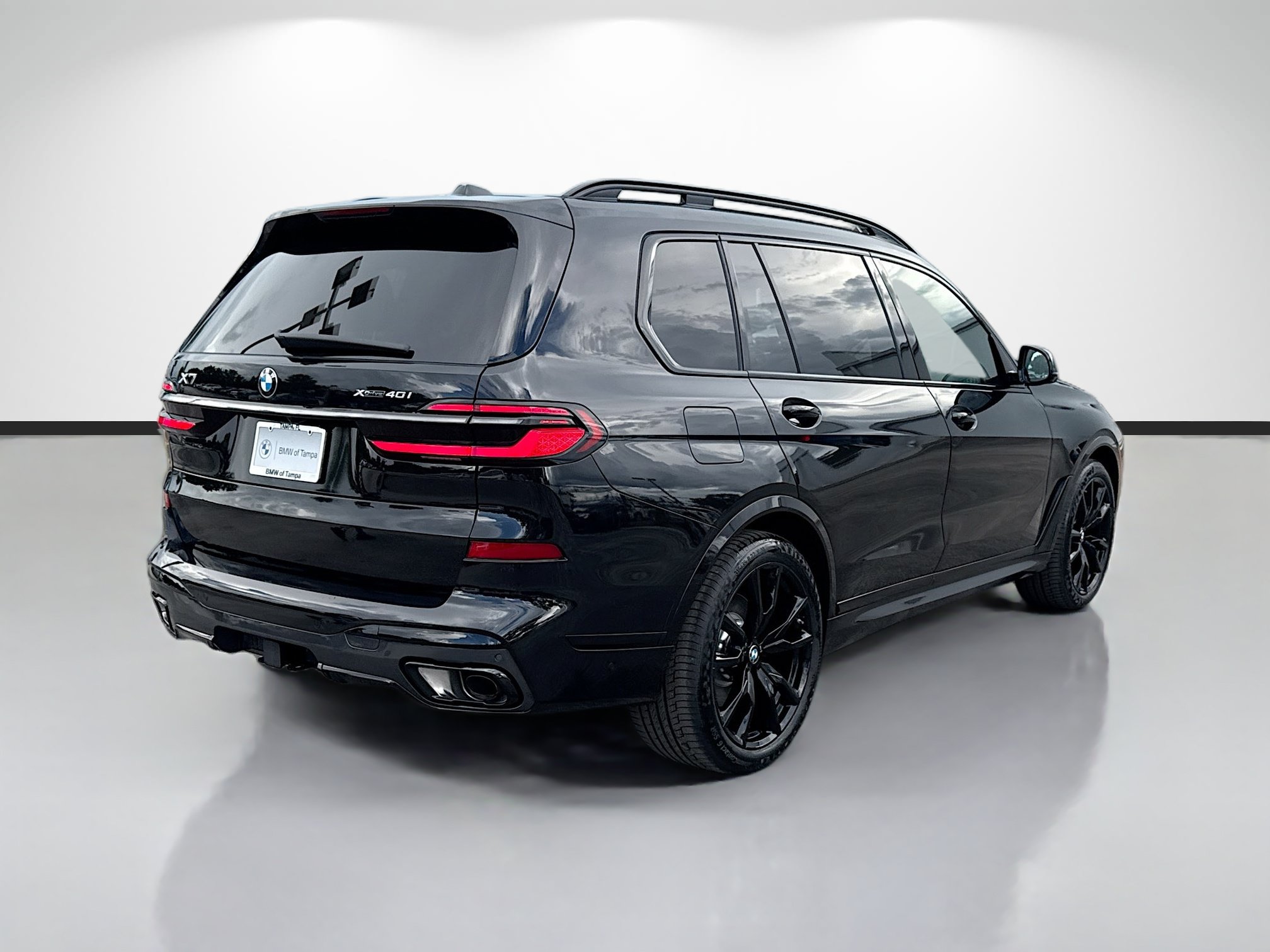 New 2027 BMW X7 xDrive40i w/ M Sport Package AWD/4WD image 3