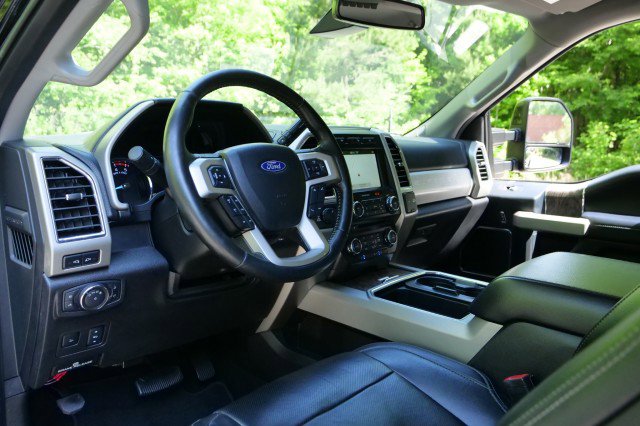 Used 2018 Ford F250 Lariat w/ Lariat Ultimate Package AWD/4WD image 2
