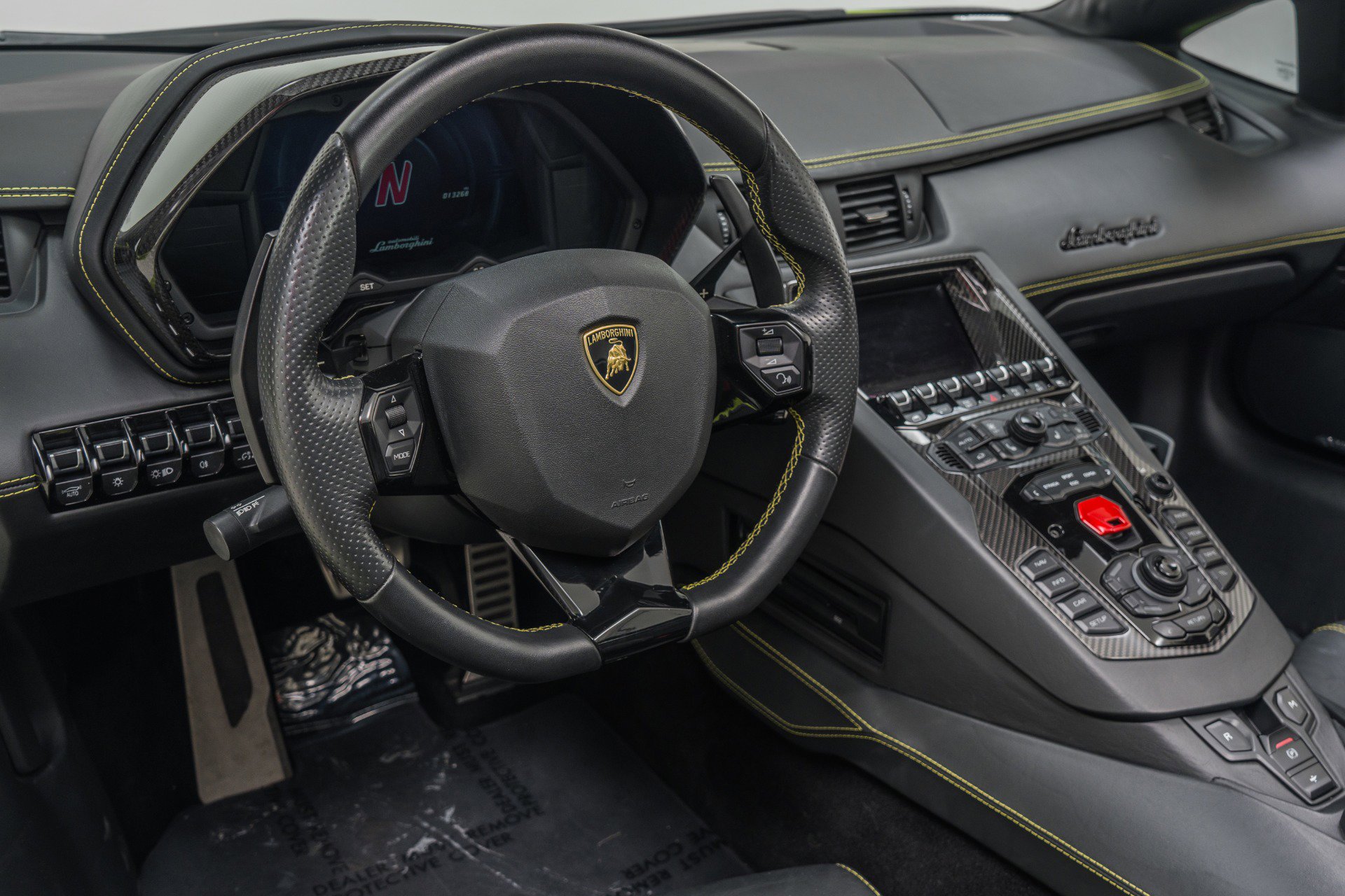 Used 2019 Lamborghini Aventador S image 13