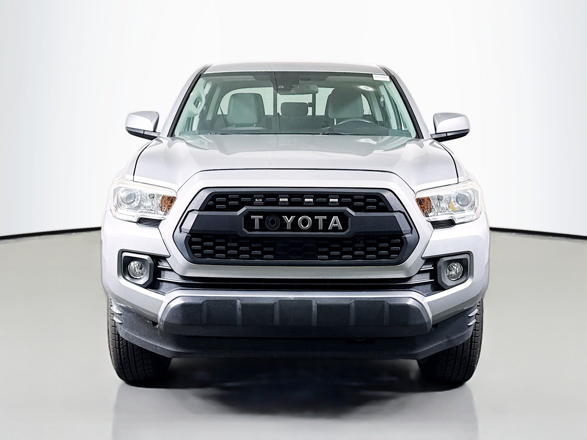 Used 2020 Toyota Tacoma SR w/ SR Convenience Package RWD image 2