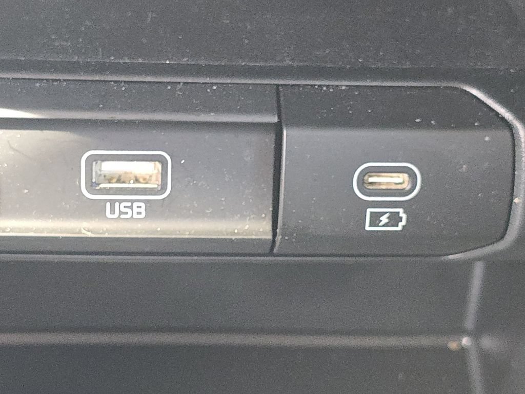 Used 2024 Kia Telluride LX FWD image 5