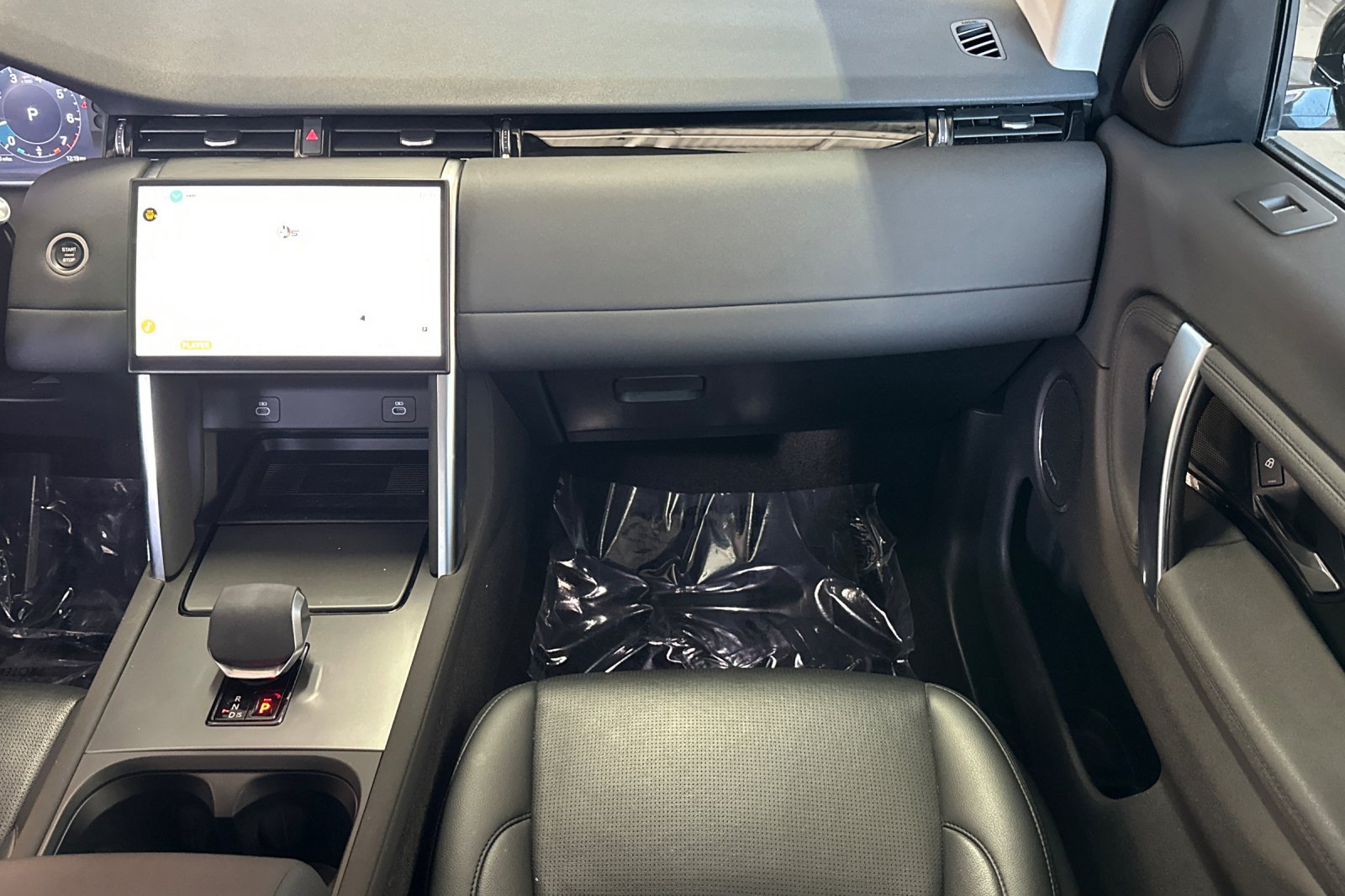 Used 2025 Land Rover Discovery Sport S AWD/4WD image 32