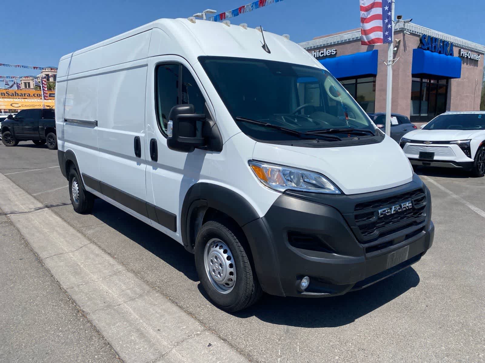 Used 2025 RAM ProMaster 2500 w/ Convenience Group FWD image 3