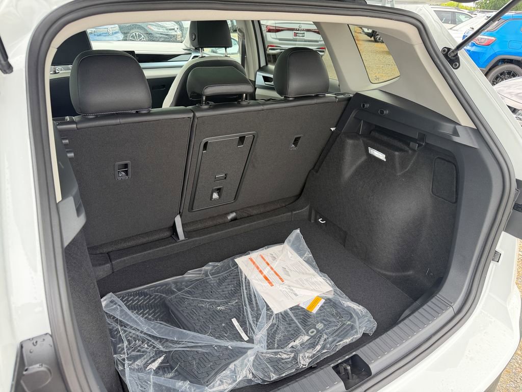 New 2026 Volkswagen Taos SE FWD image 25