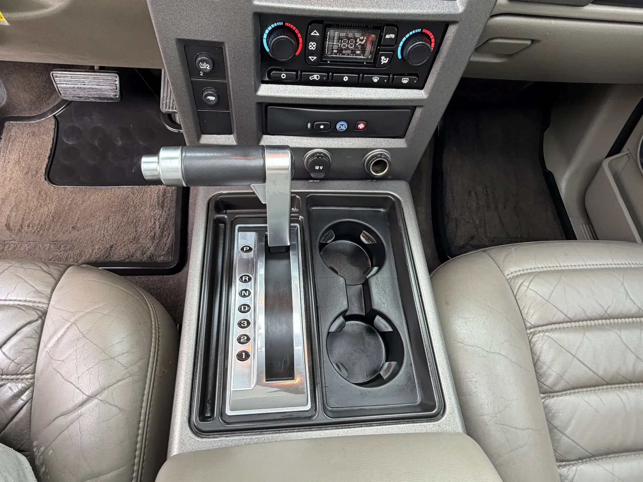 Used 2004 HUMMER H2 AWD/4WD image 26