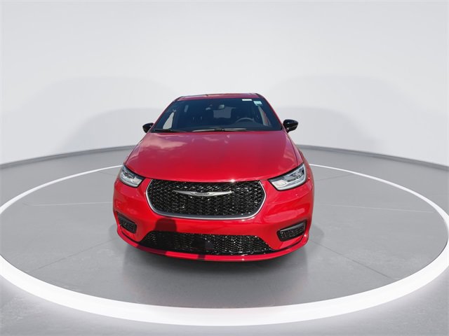 New 2026 Chrysler Pacifica Select image 3