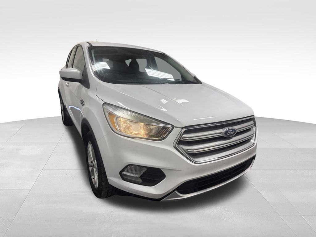 Used 2019 Ford Escape SE FWD image 4