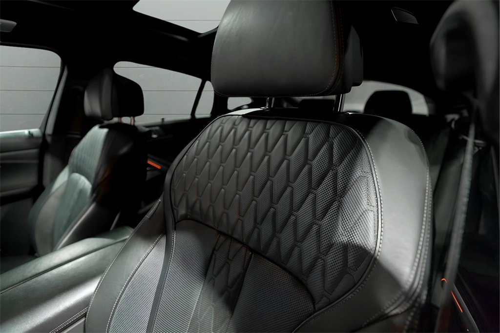 Used 2021 BMW X6 M50i w/ Executive Package image 27