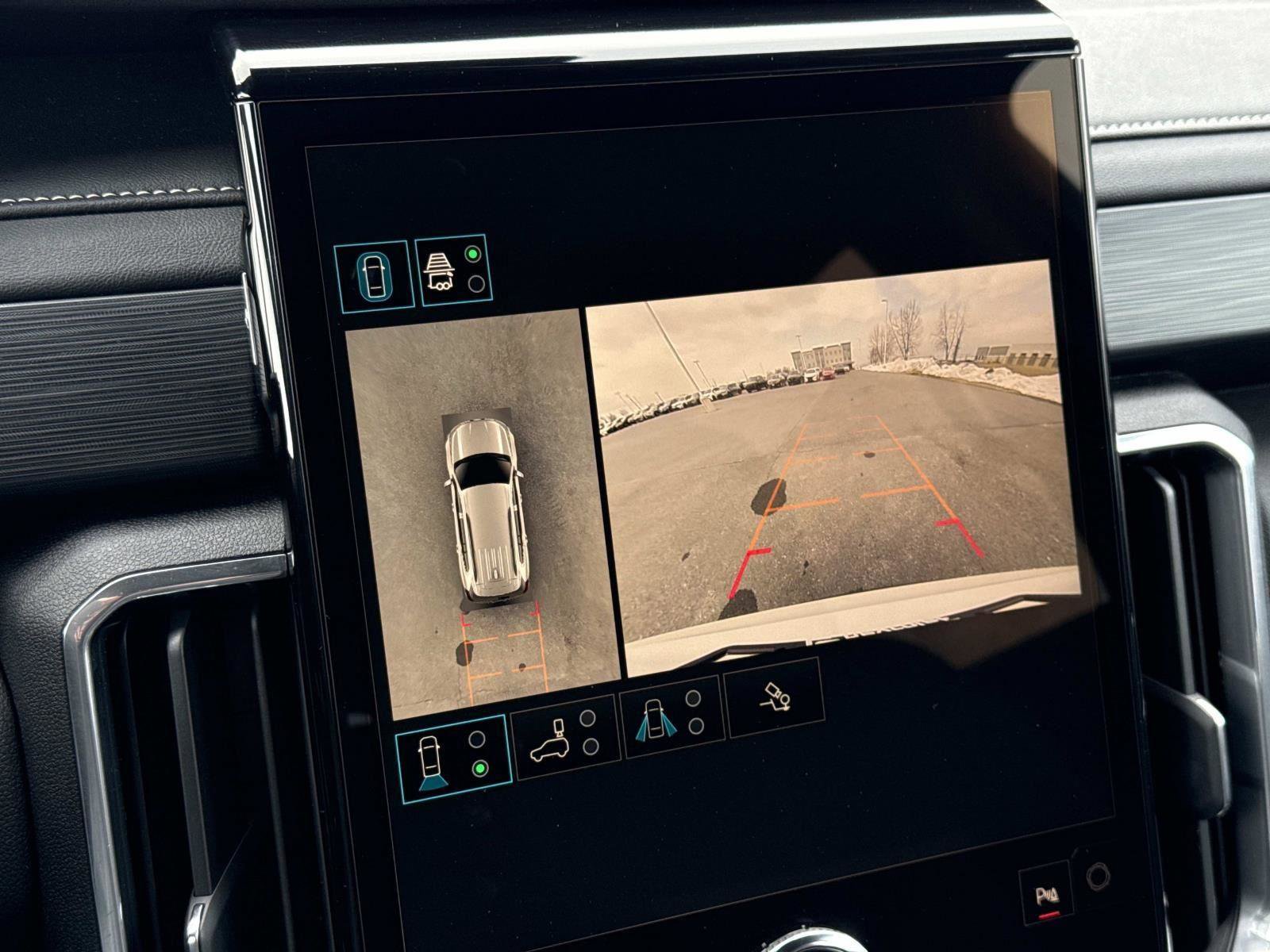 Used 2025 GMC Acadia Elevation image 4