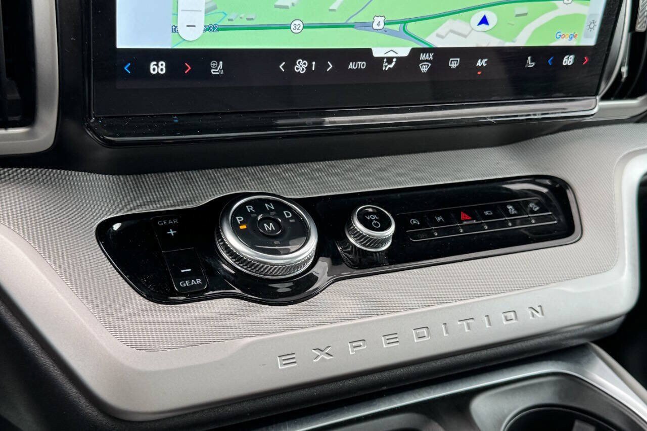 Used 2025 Ford Expedition Active AWD/4WD image 37