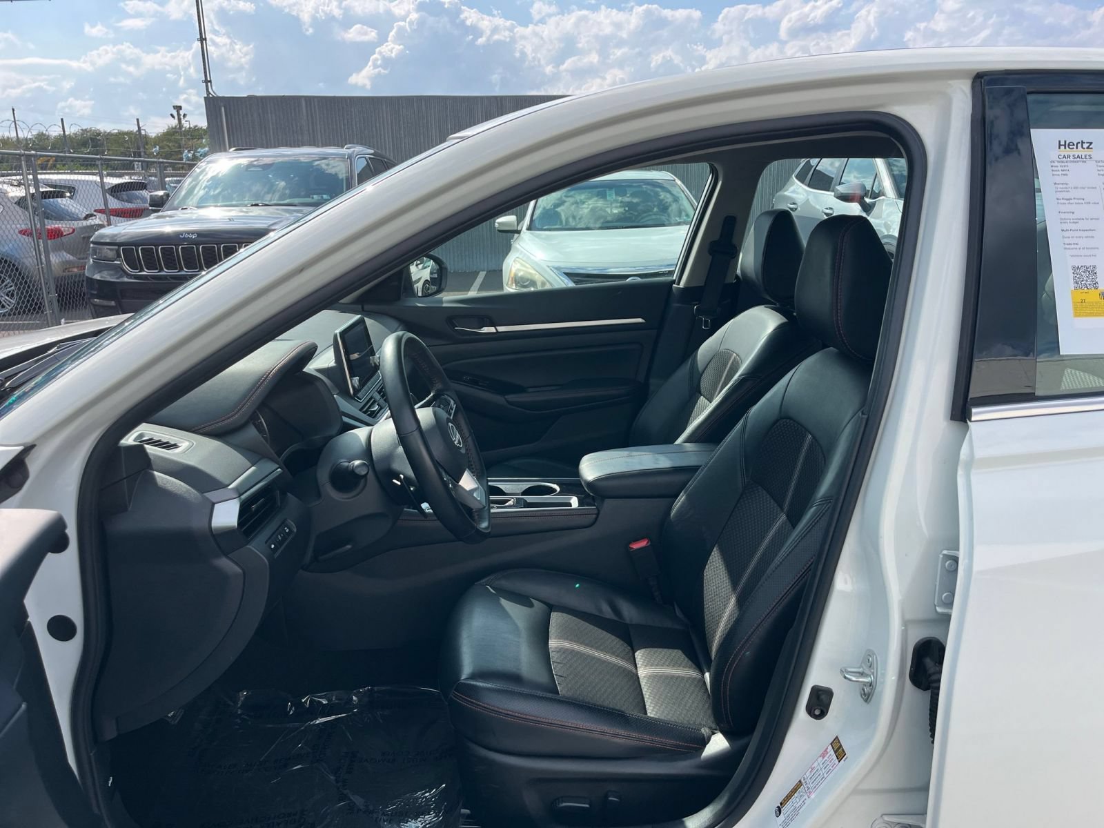 Used 2025 Nissan Altima 2.5 SR FWD image 27