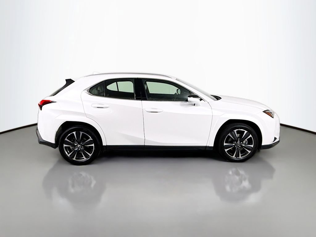 Certified 2022 Lexus UX 200 w/ Premium Package image 4