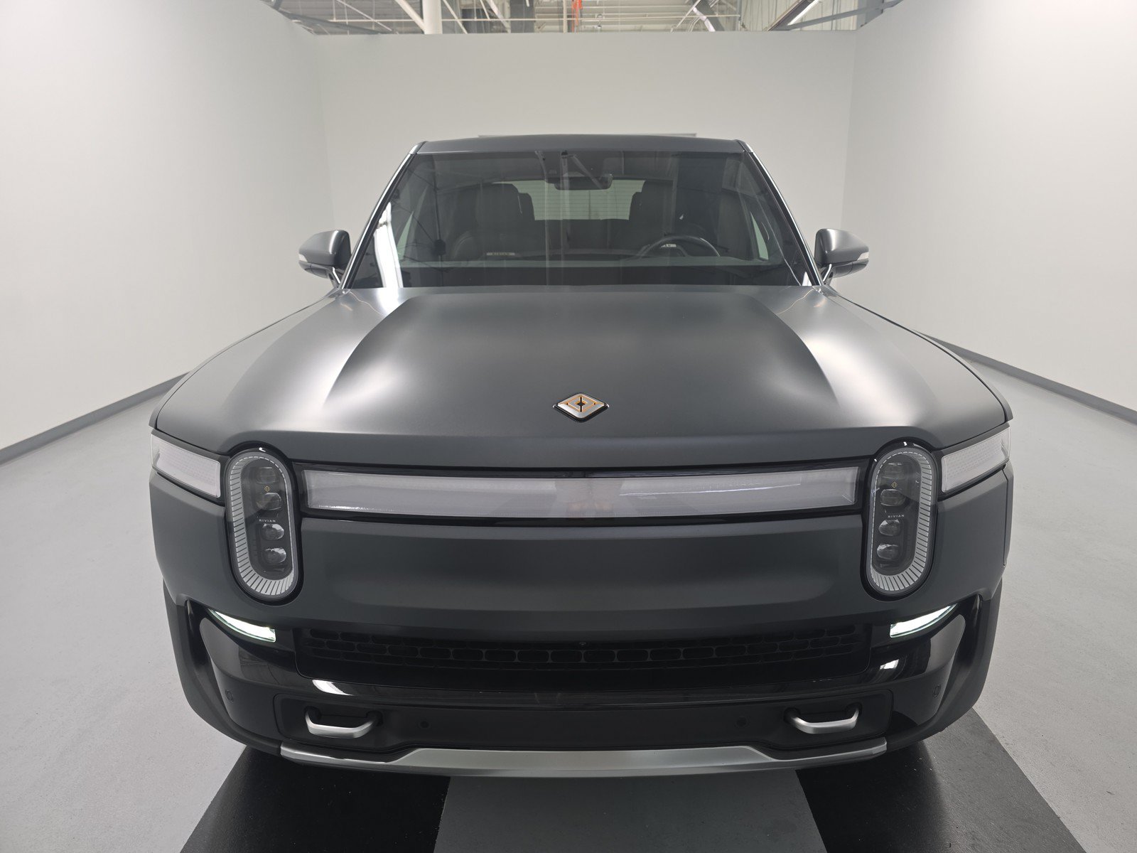 Used 2024 Rivian R1T Adventure AWD/4WD image 8