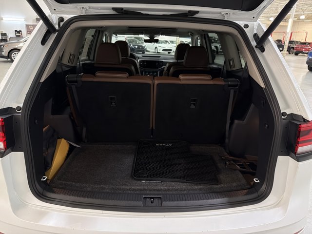 Certified 2023 Volkswagen Atlas SEL R-Line AWD/4WD image 12