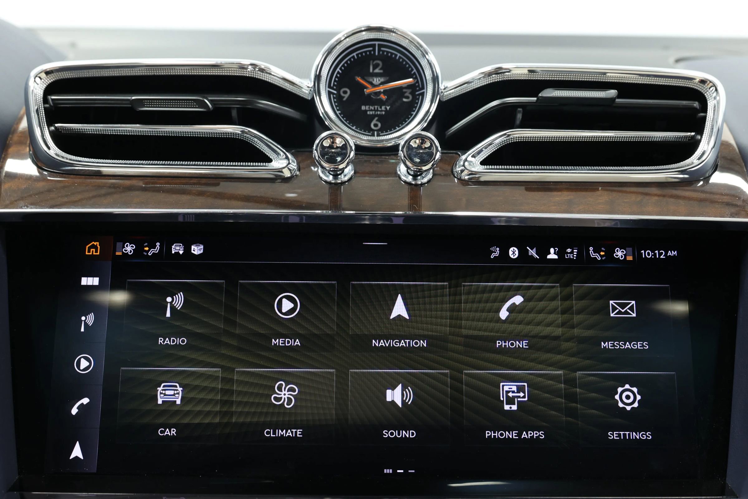 Used 2022 Bentley Bentayga image 42