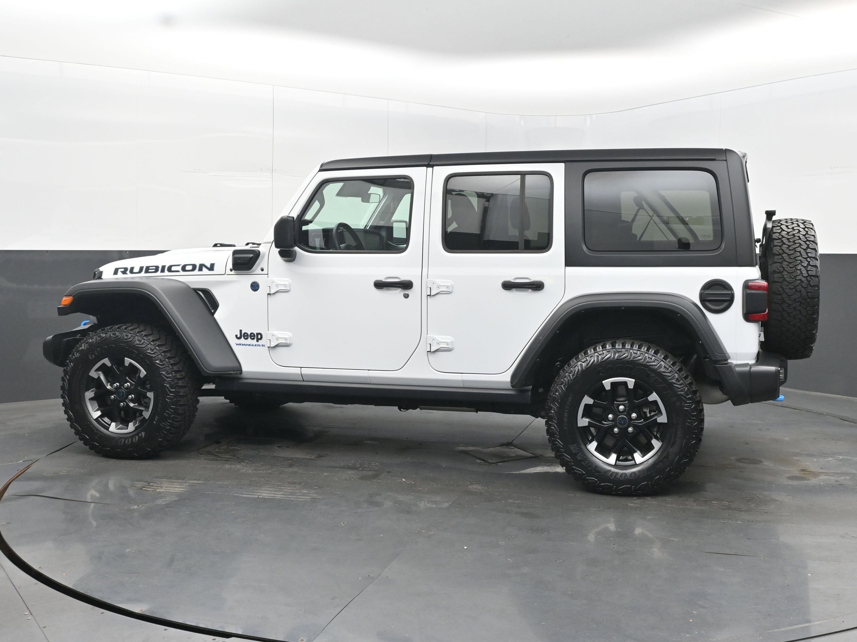 Used 2024 Jeep Wrangler Unlimited Rubicon 4xe image 7