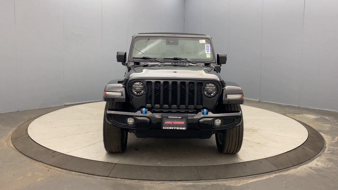 Used 2022 Jeep Wrangler Unlimited Sahara AWD/4WD image 8