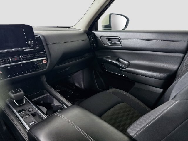 Used 2024 Nissan Pathfinder SV FWD image 22