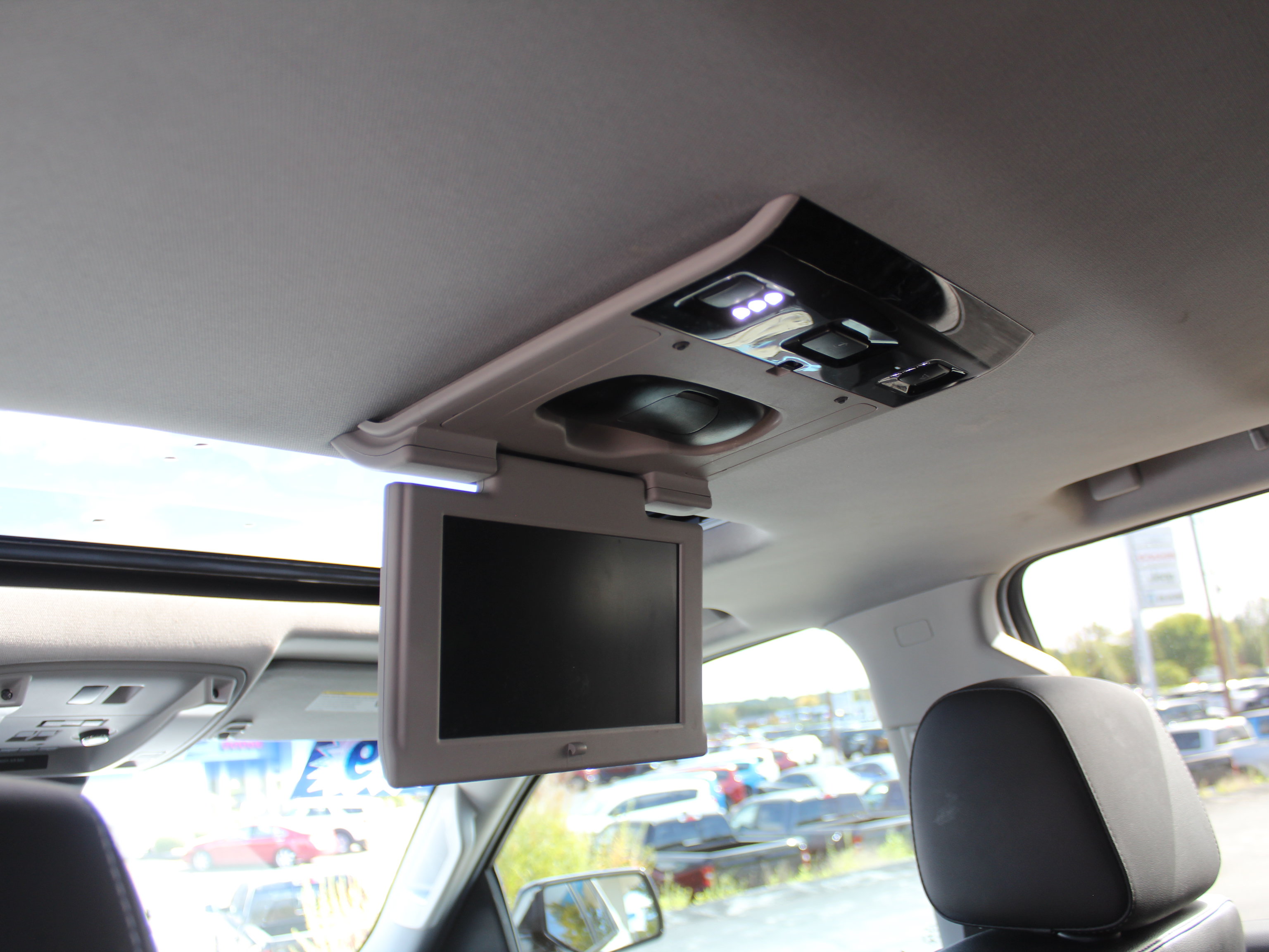 Used 2019 Chevrolet Tahoe Premier AWD/4WD image 24