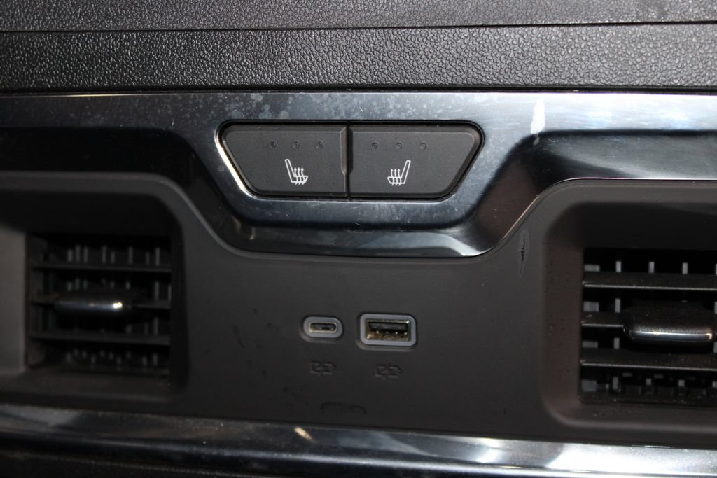 Used 2024 Chevrolet Silverado 1500 High Country w/ Technology Package AWD/4WD image 35