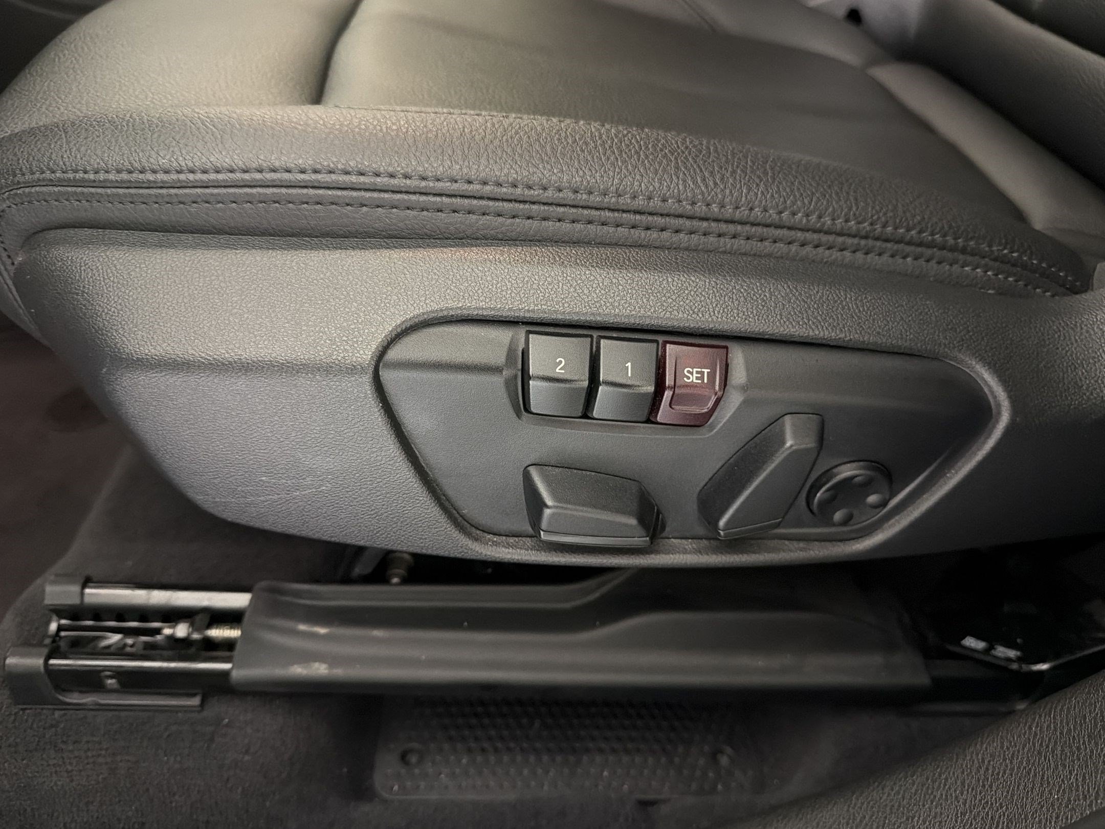 Used 2020 BMW X1 sDrive28i w/ Premium Package FWD image 15