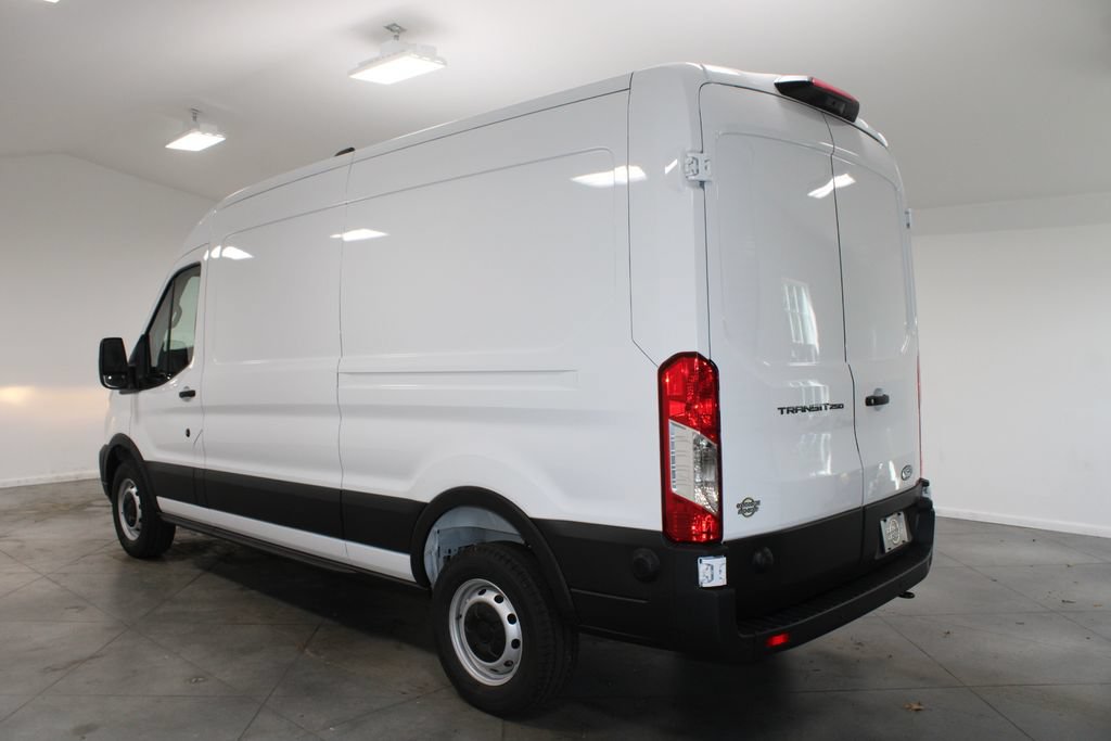 New 2026 Ford Transit 250 148 Medium Roof w/ Load Area Protection Package RWD image 6