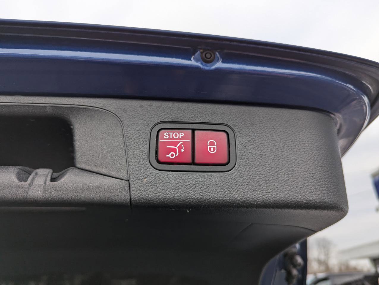 Used 2022 Mercedes-Benz GLC 43 AMG 4MATIC w/ Multimedia Package Lite image 44