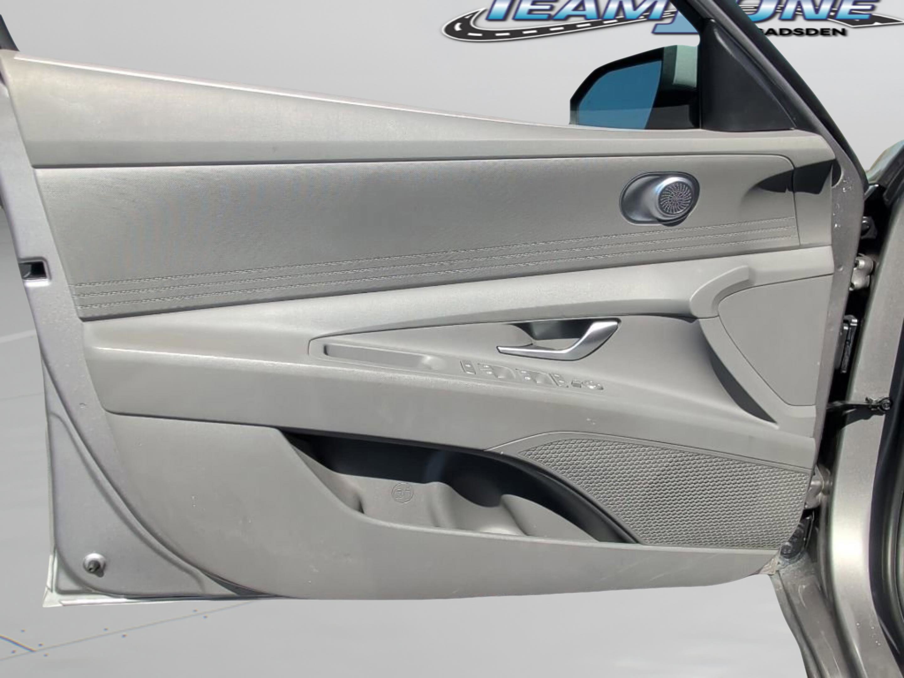 Used 2024 Hyundai Elantra SEL FWD image 17