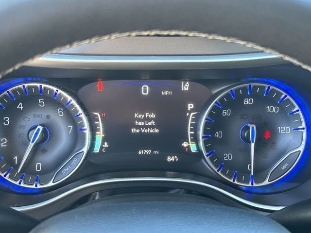 Certified 2024 Chrysler Pacifica Touring-L image 30