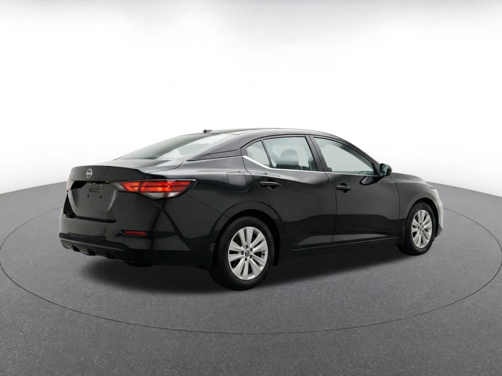 Used 2025 Nissan Sentra S FWD image 9