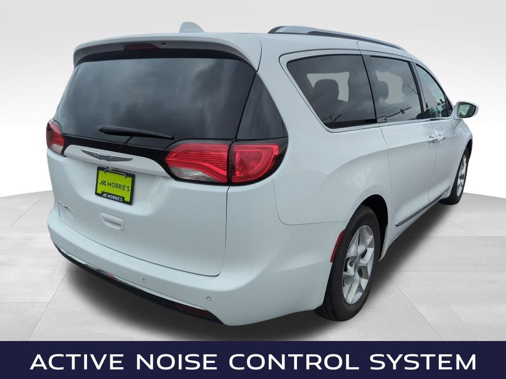 Used 2018 Chrysler Pacifica Touring-L w/ Tire & Wheel Group image 8