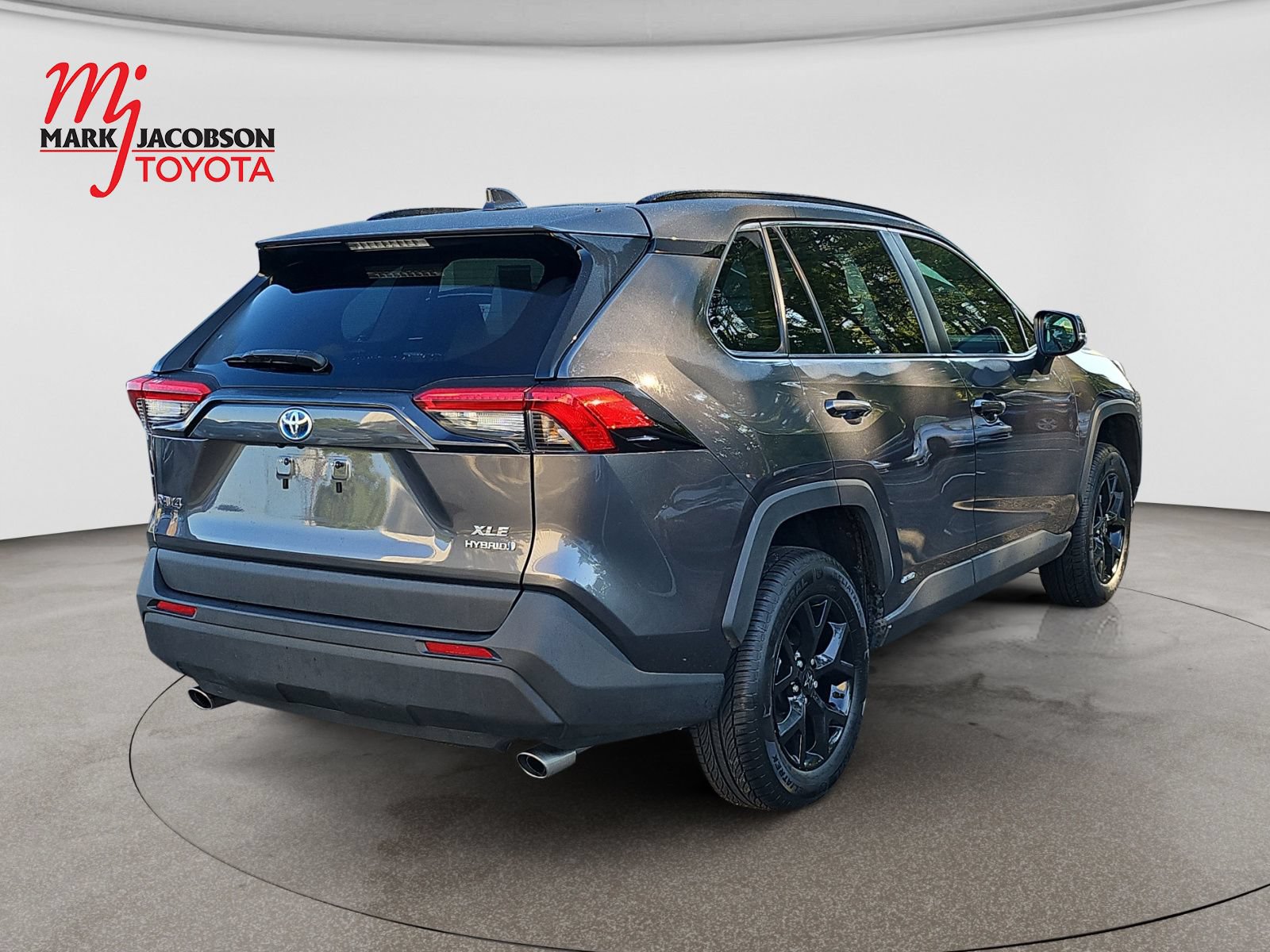 Used 2022 Toyota RAV4 XLE AWD/4WD image 9